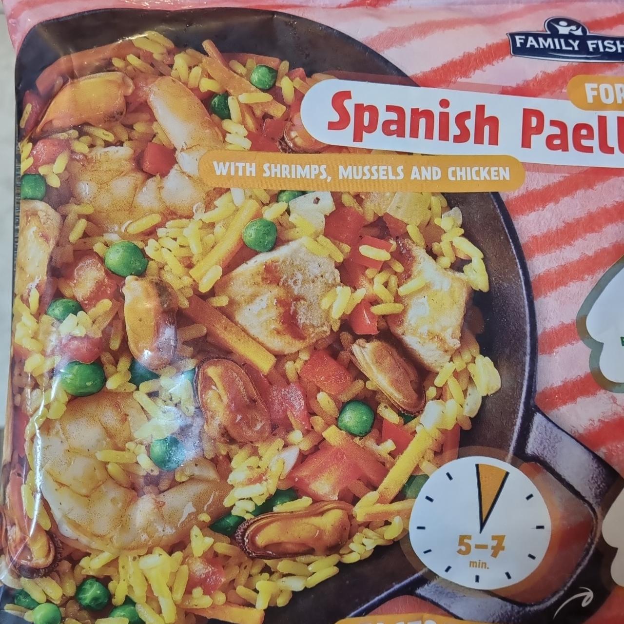 Képek - Spanish paella with shrimp, mussels and chicken Family fish