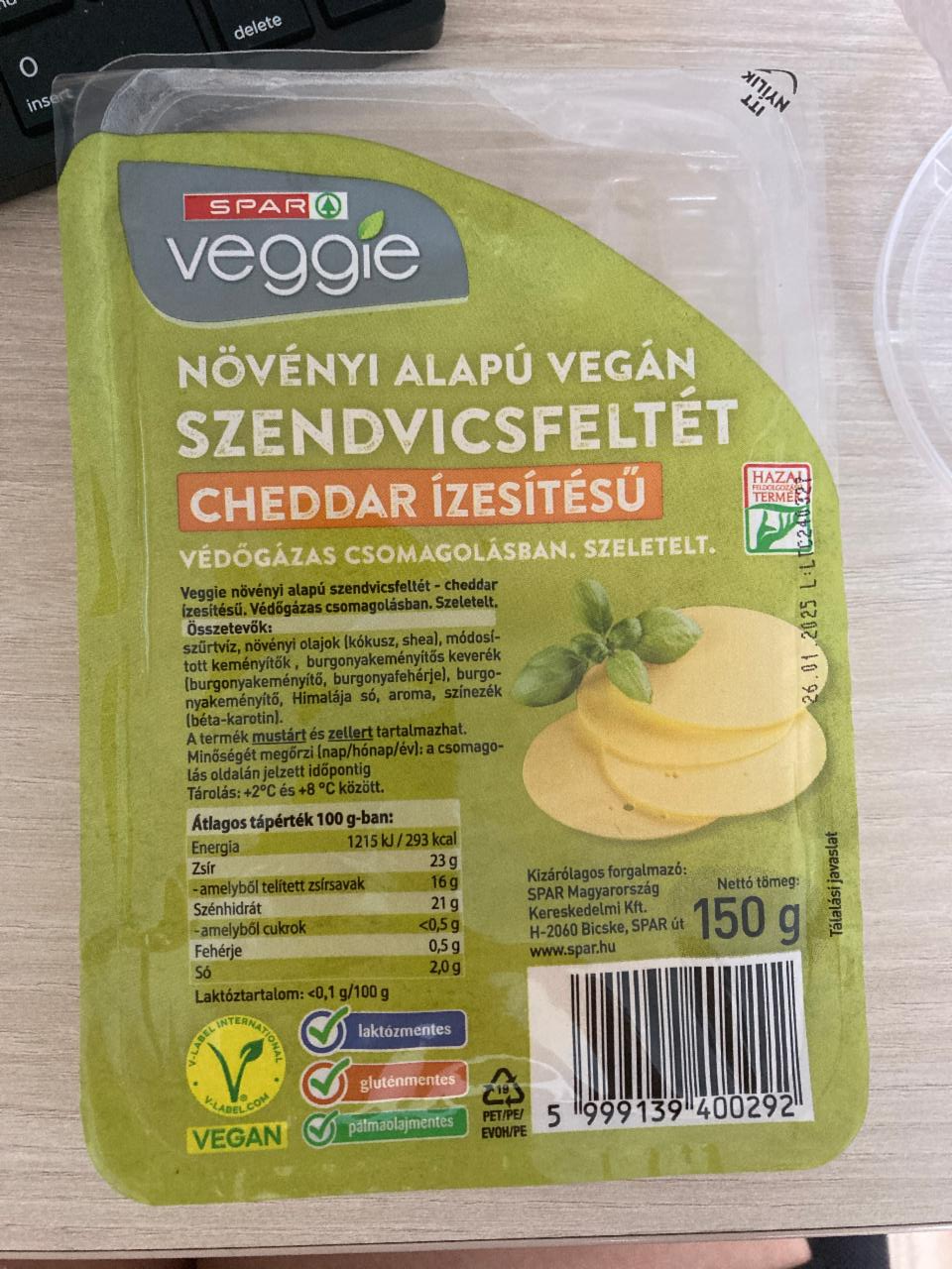 Képek - Növényi alapú vegán szendvicsfeltét cheddar ízesítésű Spar Veggie