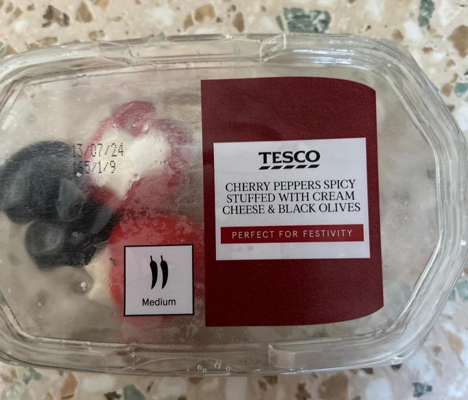 Képek - Cherry peppers spicy stuffed with cream cheese & black olives Tesco