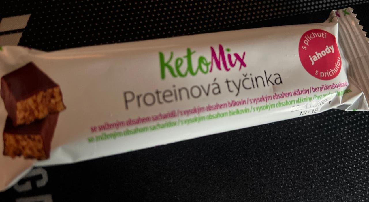 Képek - Proteinová tyčinka s příchutí jahody KetoMix