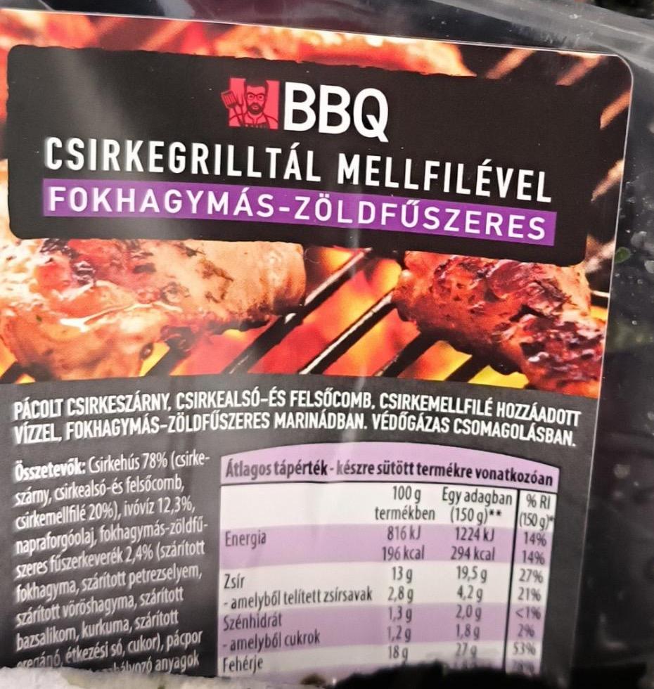 Képek - Csirkegrilltál mellfilével fokhagymás-zöldfűszeres BBQ