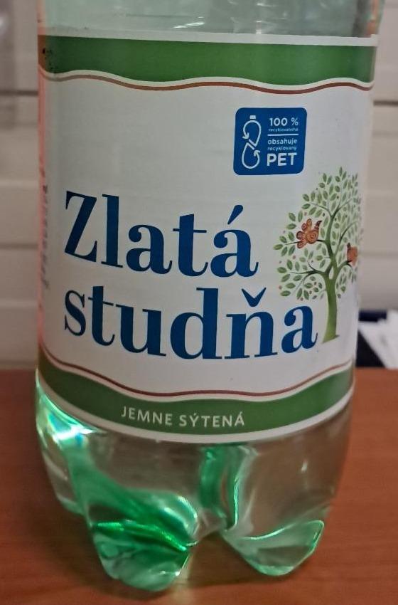 Képek - enyhén szénsavas ásványvíz Zlatá studňa