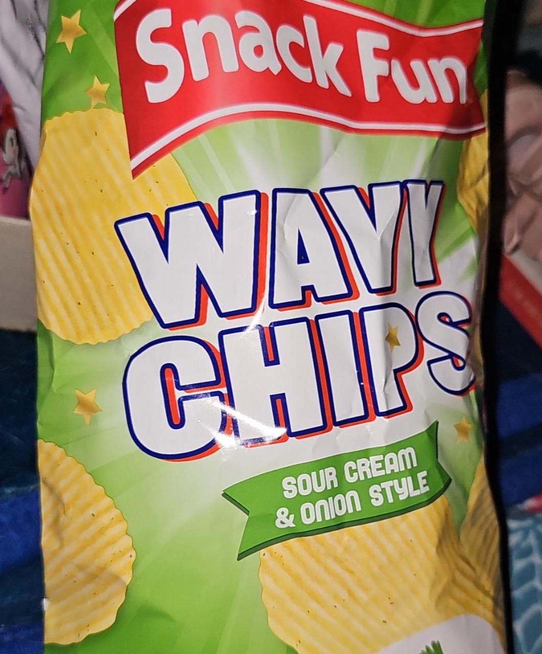 Képek - Wavy chips sour cream & onion style Snack Fun